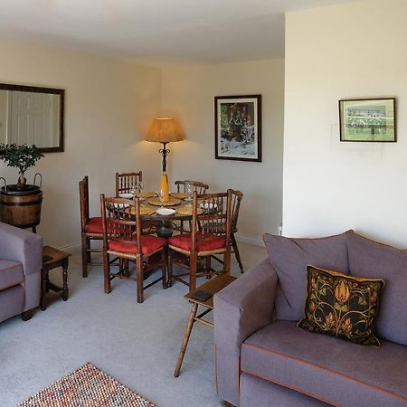 47 Wetherby Way, 3 Bedrooms, Sleeps 6, Easy Walk To Town, Parking, Self Catering, Great View สแตรทฟอร์ด อะพอน เอวอน ภายนอก รูปภาพ