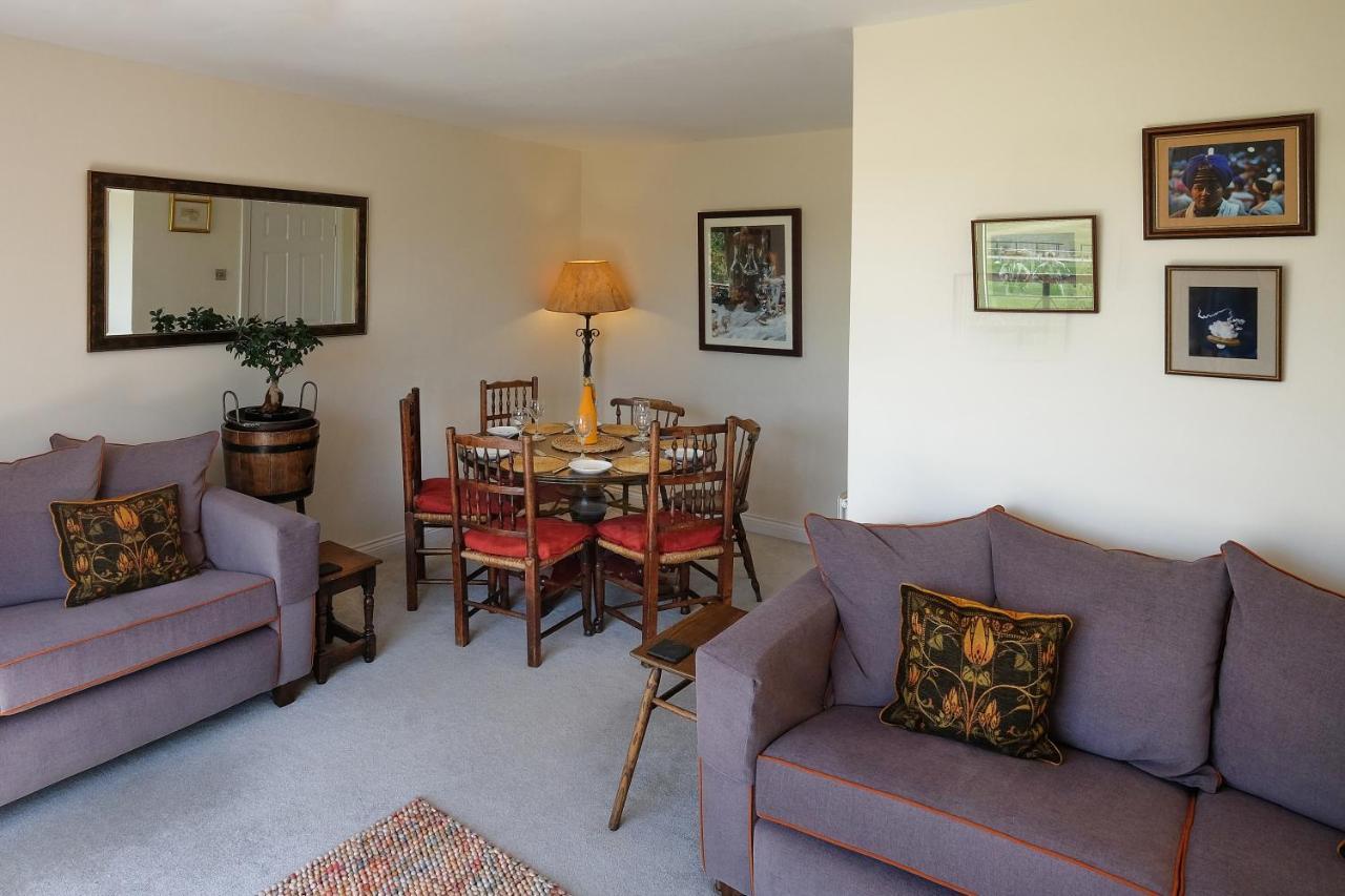 47 Wetherby Way, 3 Bedrooms, Sleeps 6, Easy Walk To Town, Parking, Self Catering, Great View สแตรทฟอร์ด อะพอน เอวอน ภายนอก รูปภาพ