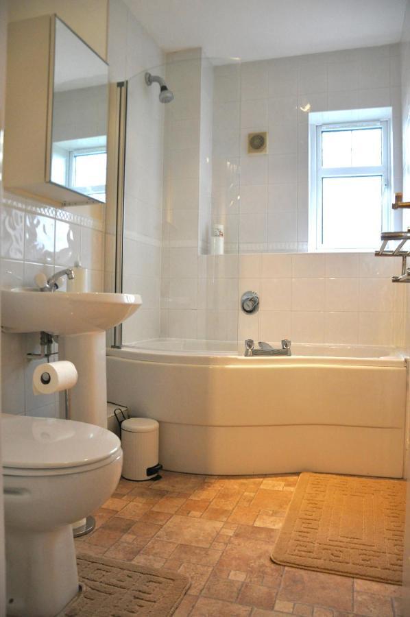 47 Wetherby Way, 3 Bedrooms, Sleeps 6, Easy Walk To Town, Parking, Self Catering, Great View สแตรทฟอร์ด อะพอน เอวอน ภายนอก รูปภาพ